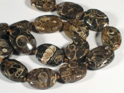 Shell agate oval S w/drill-hole