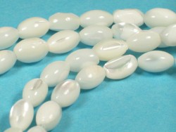 Tectus nacre rice grain beads white ~0,8cm (x5)